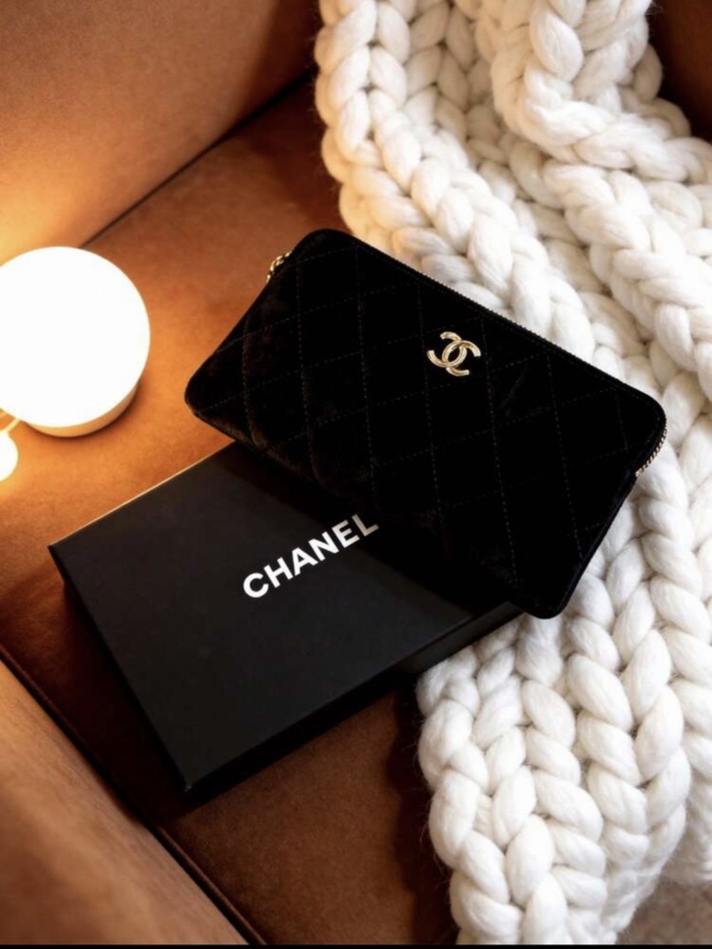 CHANEL Makeup Black Quilted Velvet Zip-Around Clutch with Gold CC Charm - Picture 3 of 9